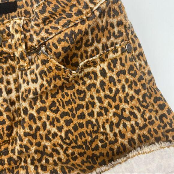 Joes Jeans Leopard Shorts (8) - Picture 4 of 7